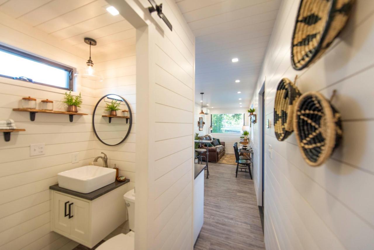 The Woods- Container Tiny House 12 Min To Magnolia/Baylor/Downtown Villa Bellmead Exterior foto