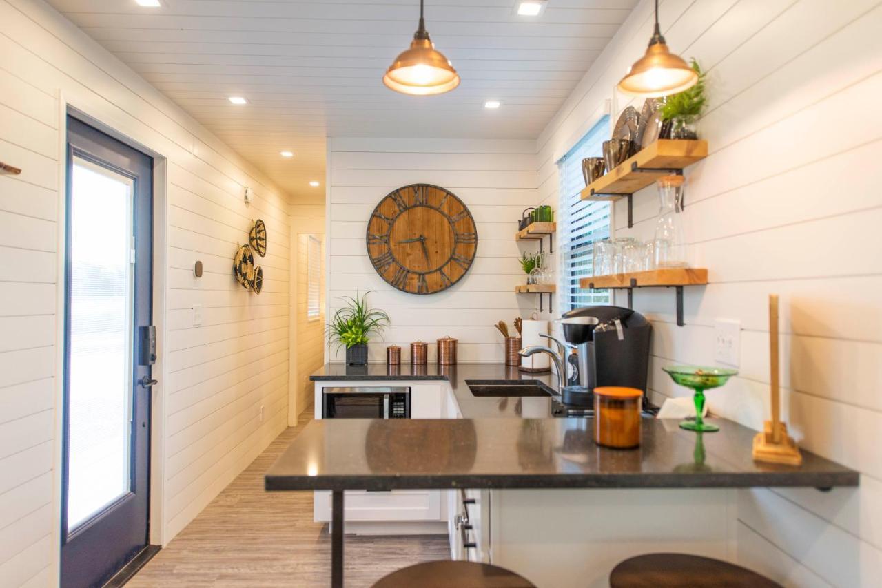The Woods- Container Tiny House 12 Min To Magnolia/Baylor/Downtown Villa Bellmead Exterior foto